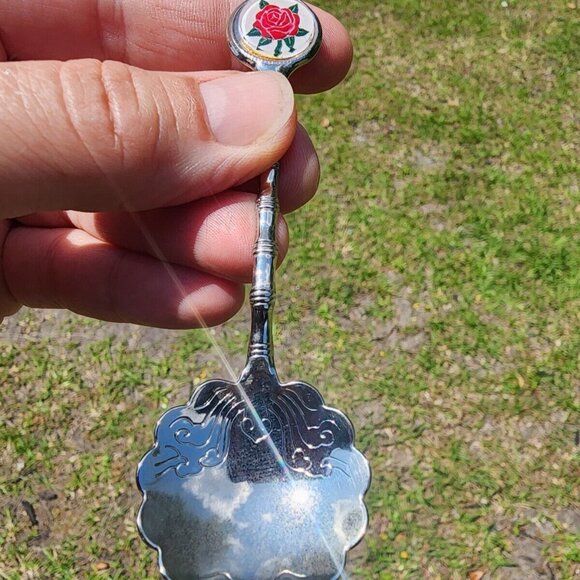 Vintage Scalloped Spoon Red rose Miniature Collectible spoon "RARE Scalloped" - Picture 6 of 11